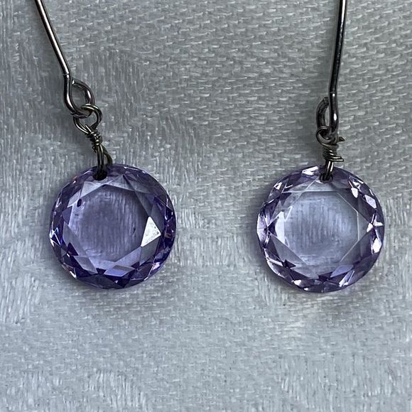 Purple Faceted Crystal Dramatic Line Silver Tone Dangling Drop Comet Earrings - Picture 4 of 8